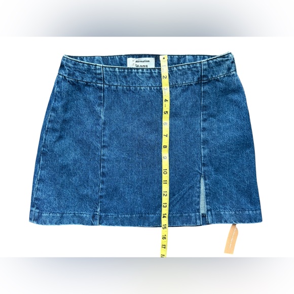 NWT Reformation Siobhan Denim Mini
Skirt Owens size 26. - Picture 5 of 8